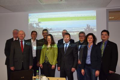 Oberbürgermeister Jörg Albrecht und die Bürgermeisterin und Bürgermeister der Kooperationskommunen präsentieren sich touristisch zukünftig mit einem gemeinsamen Internetauftritt