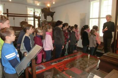Foto zur Meldung: Klasse 3a: Zu Besuch im Heimatmuseum