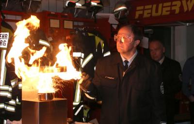 Foto zur Meldung: Einsatz wegen brennendem Fett - Neujahrsempfang der Kernstadtwehr in der Fahrzeughalle