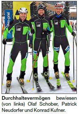 Skibergsteiger-Trio kämpft sich nach oben