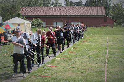 Bogensportler während der Kreismeisterschaft in Grasleben. (Bild: Michael Kopischke)