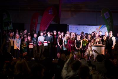 Foto: Gruppenbild der Sieger Foto zur Meldung: Sportlerball 2018 in Zittau