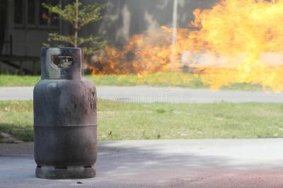 Foto zur Meldung: FEU - Brennt Gasbehälter