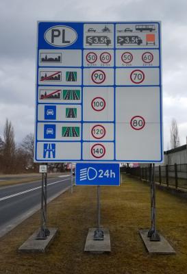 Beachten Sie besondere Verkehrsregeln im Nachbarland Polen, Foto: Klaus Ahrendt (Bild vergrößern)