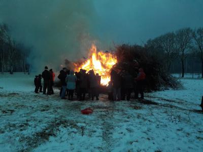 Foto zur Meldung: Osterfeuer in Schnakenbek