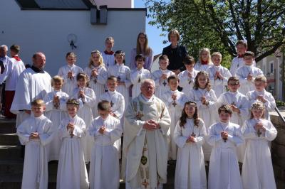Foto zur Meldung: 21 Kinder der Pfarreiengemeinschaft Miltach - Blaibach feiern festliche Kommunion