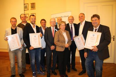 2017 wurden ausgezeichnet: Rampf Bau GmbH, Taxi-Fuhrbetrieb Fred Meier GmbH, Fischerei Schröder, Karls Erlebnis-Dorf, 2Wave und ASB Ortsverband Rathenow e.V.