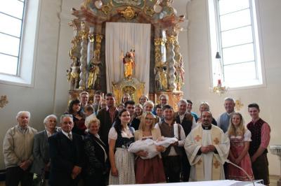 Foto zur Meldung: Hanna Högerl empfing das Hl. Sakrament der Taufe