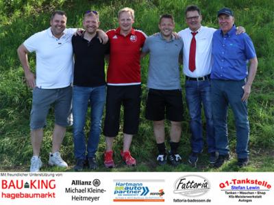 Foto zur Meldung: Sponsoren für :Tommy Reichenberger mit seinem Fußball-Camp zu Gast beim TuS Bad Essen