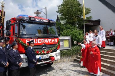Foto zur Meldung: Feuerwehr Miltach feiert ein großartiges Fest zur Segnung seines neuen Einsatzfahrzeuges