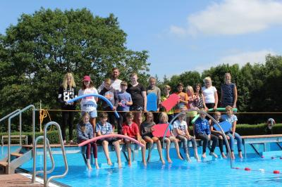 Foto zur Meldung: Unterricht im Schafflunder Schwimmbad