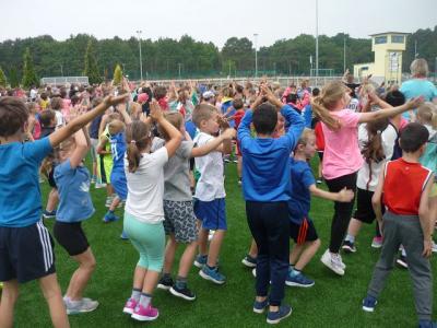 Foto zur Meldung: Klassen 1 bis 6: "Sport frei!" - Unser Schulsportfest