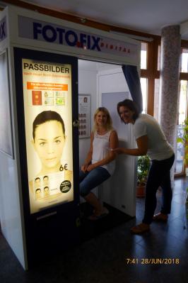 Foto zu Meldung: Neues Angebot: FOTO.FIX Automat im Amtsgebäude aufgestellt