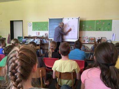 Foto zur Meldung: Autorenlesung mit Manfred Schlüter