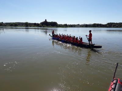 Foto zur Meldung: Drachenbootrennen der 4. Klassen