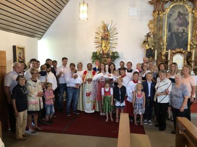 Foto zur Meldung: Durch die Taufe in die Gemeinschaft der Kirche aufgenommen