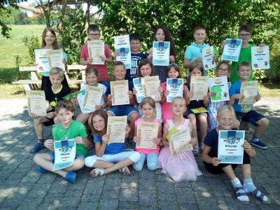 Foto zur Meldung: Siegerehrung an der Grundschule: Vorlesewettbewerb, Antolin und Zahlenzorro