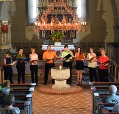 Kirche Klettwitz: Kleiner Chor ganz stark