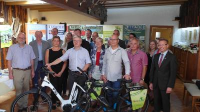 Teilnehmer der Unterzeichnung der Kooperationsvereinbarung für das transnationale Kooperationsprojekt „E-Bike-Paradies“