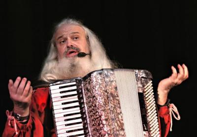 Begegnung mit „Squeezebox Teddy“ dem letzten lebenden Troubadour (Bild vergr&ouml;&szlig;ern)