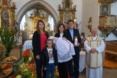 Taufe von Natalie Haimerl in Miltach (Bild vergrößern)