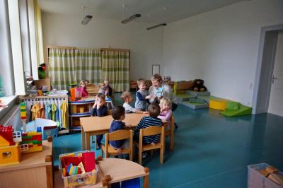 Vorschaubild : Saalhausener Kinder fühlen sich im Ersatzquartier im Bürgerhaus Freienhufen wohl