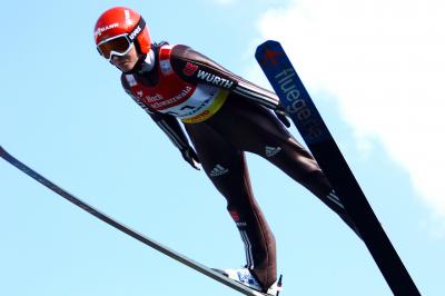 Ramona Straub springt auf Rang sechs und erfüllt WM-Norm - Foto: Joachim Hahne / johapress