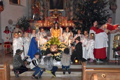 Foto zur Meldung: Krippenspiel und Christmette in der Pfarrkirche St. Johannes