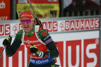 Denise Herrmann skatete im Biathlon-Verfolgungsrennen der Frauen in Oberhof auf Rang neun - Foto: Joachim Hahne / johapress