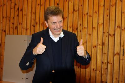 Die Freude ist ihm anzusehen: Johannes Albrecht verpasste den Wahlsieg mit 48,75 Prozent der Stimmen nur knapp - Foto: Joachim Hahne