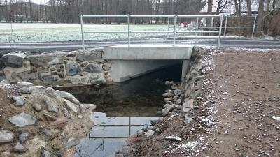 Erneuerung Gewässerdurchlass (kleine Brücke) im OT Kleinlüder