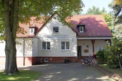 Unser Bild zeigt das Kulturhaus „Johannes R. Becher“ im Havelländer Weg 67