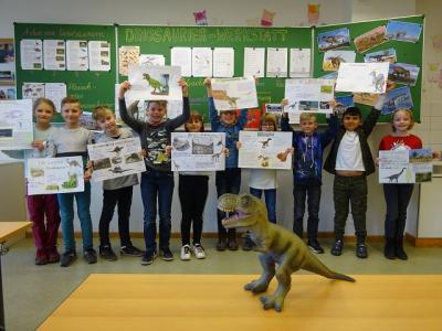 Foto zur Meldung: Klasse 3a: Dinosaurier-Projekt: Teil 1