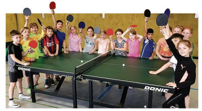 Foto zur Meldung: Rundlauf-Teamcup begeistert Schülerinnen und Schüler für die Sportart Tischtennis