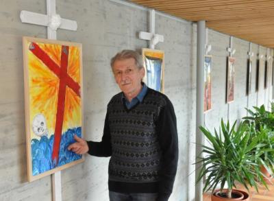 Passend zur Passionszeit präsentiert Maler Richard Mährlein in Puschendorf sein 14-teiliges Werk.