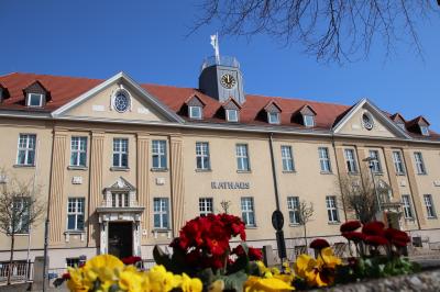Unser Bild zeigt das Falkenseer Rathaus in der Falkenhagener Straße 43/49.