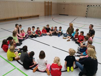 Foto zur Meldung: Eine spannende Sportstunde mit den Schukis
