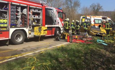 Einsatz Nr. 22 - Verkehrsunfall Landstraße Richtung Eschelbronn, mehrere Personen eingeklemmt
