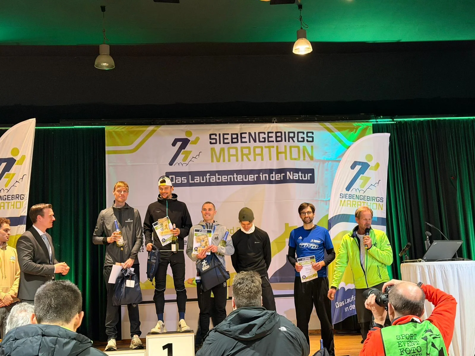 Siebengebirge: Timo (links) bei der Siegerehrung