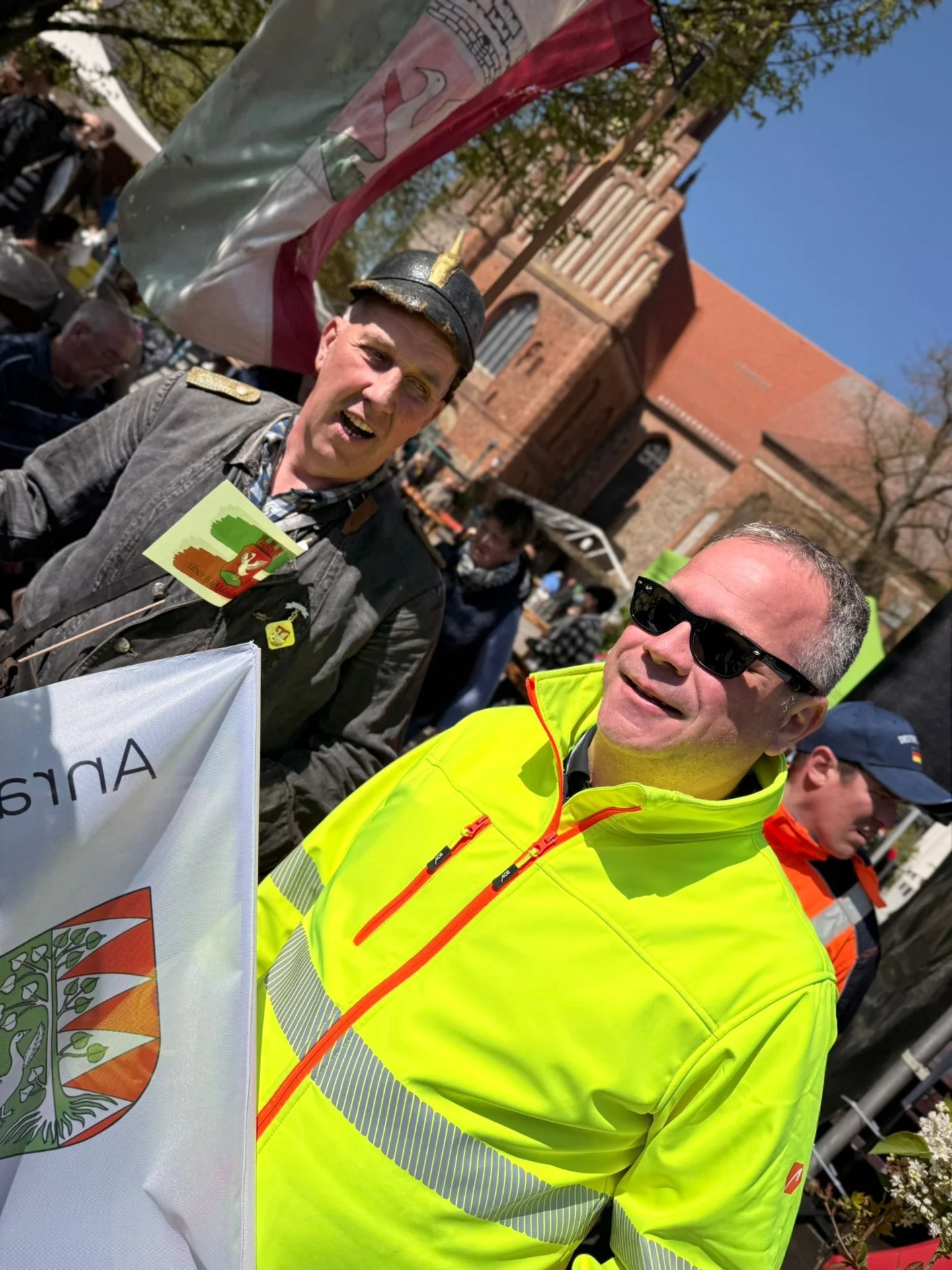 Udo Burzyk (links) mit Bauamtsleiter Martin Nagel (rechts)