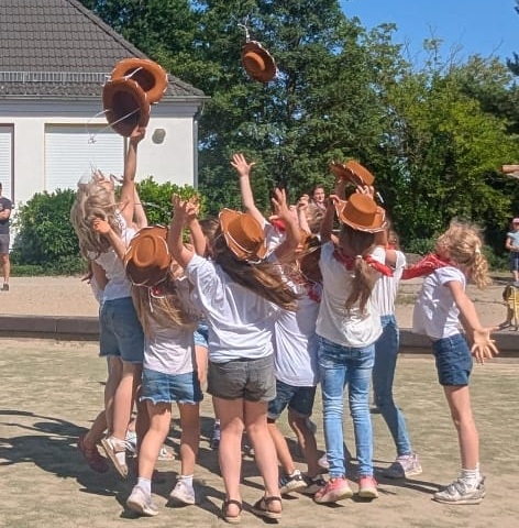 Western Tanzgruppe - Copyright Anne Korff