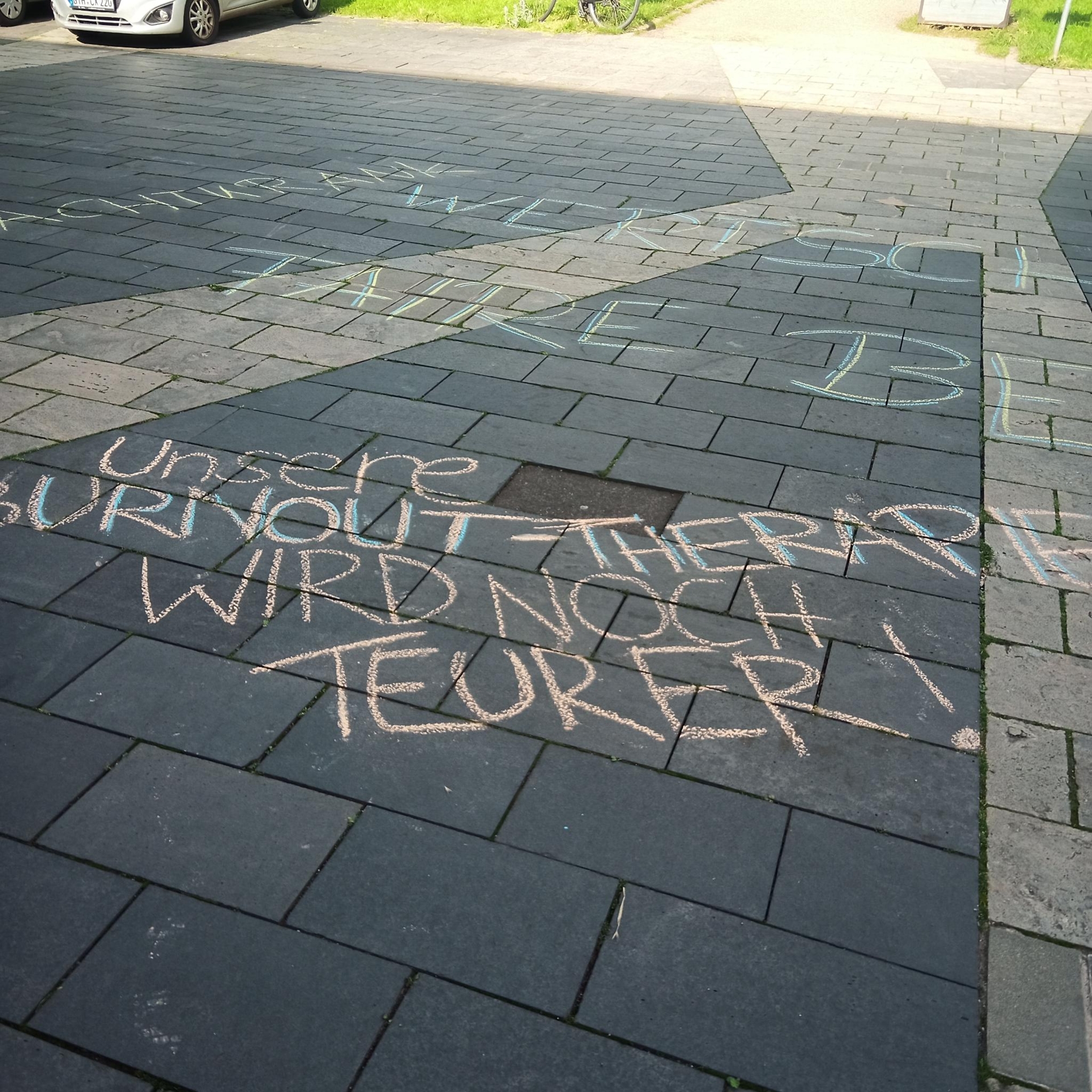 Demonstration für faire Vergütung von Praktika in der Sozialen Arbeit in Erfurt.