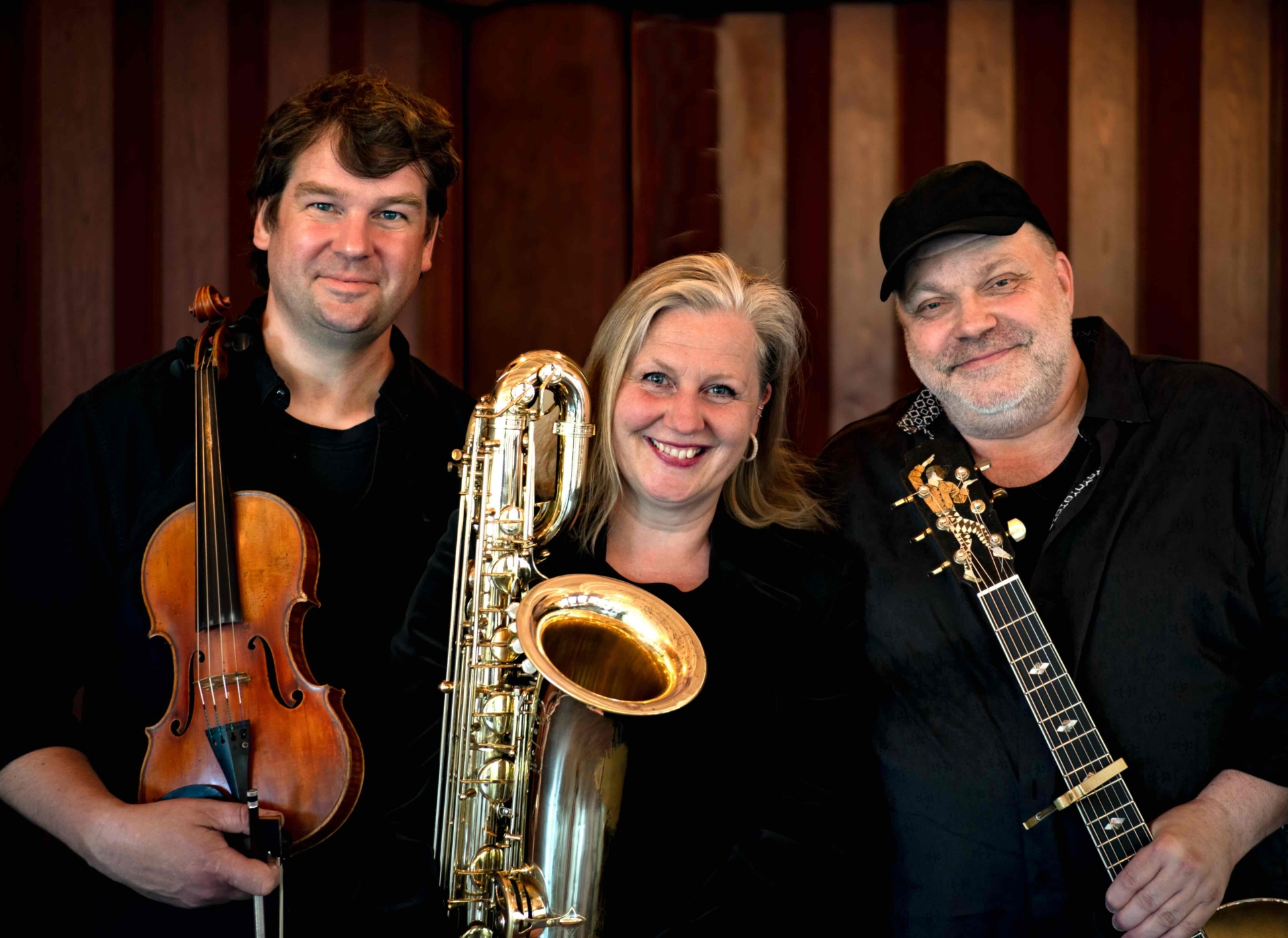 Neue dänische Folkmusik im Trio: (vl.) Kristian Bugge, Charlotte Andersson, Morten Alfred Høirup