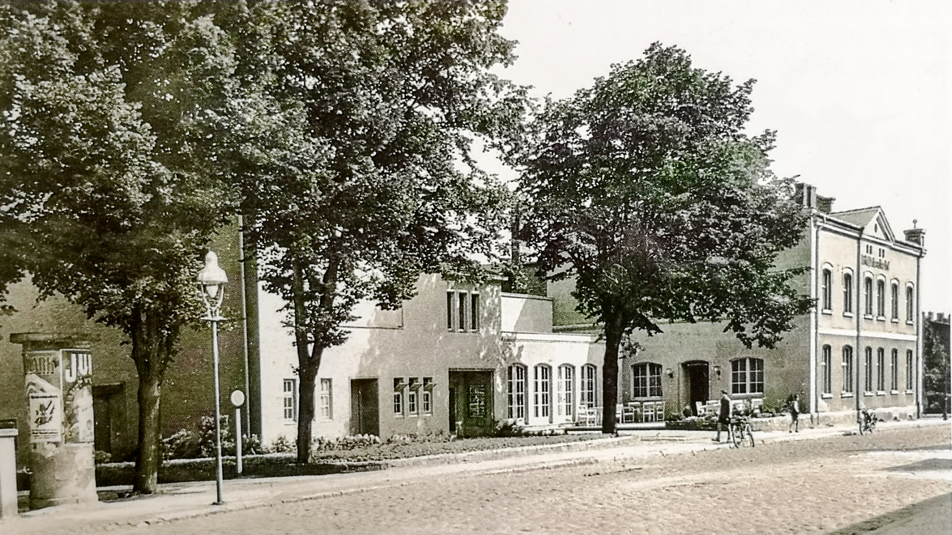 Das Lichtspielhaus am Pritzwalker Bahnhof. Es wurde völlig zerstört. Quelle: Illustrierte Geschichte Pritzwalks