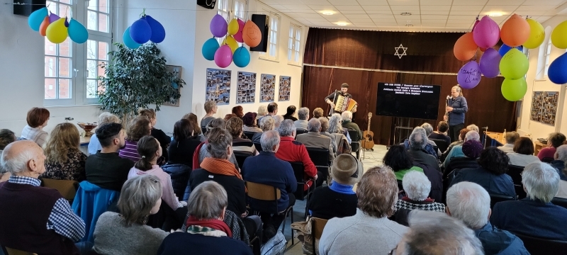 Daniel Kahn stellt in der Jüdischen Gemeinde Kiel und Region sein neues Konzertprogramm "Word beggar" vor