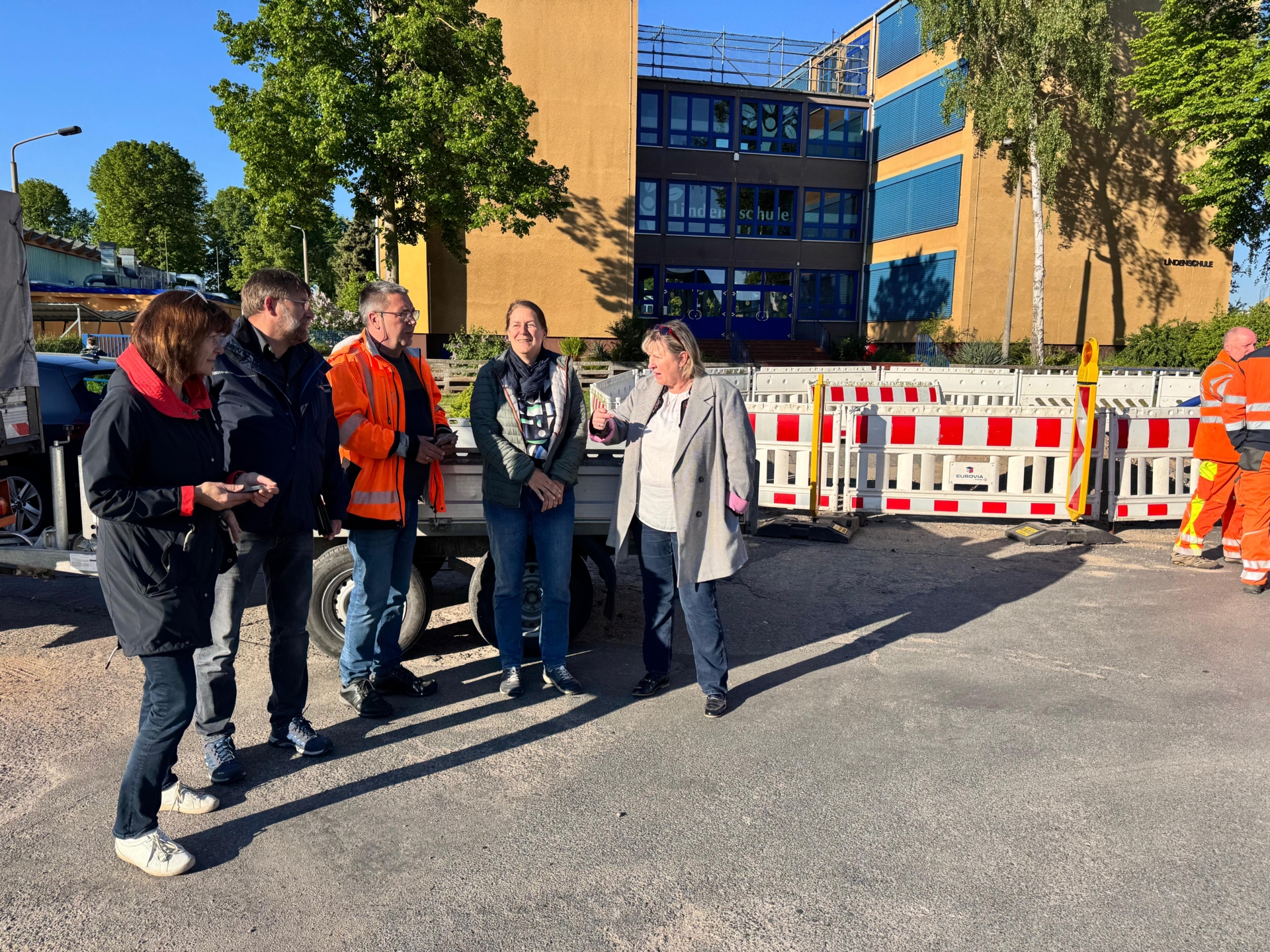 Stadtverwaltung Jüterbog im Gespräch mit Schuleiterin Frau Simon