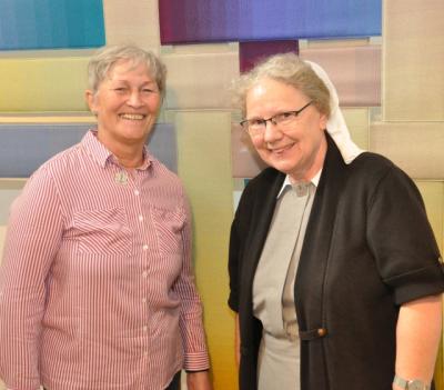 Mit und ohne Tracht, aber in einer Gemeinschaft: Die Puschendorfer Schwestern Evelyn Reschies (rechts) und Anne Weiterer in Zivil.
