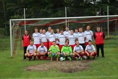 Zum Saisonabschluss noch ein Mannschaftsfoto des FC Seenland Warin II. (Bild vergrößern)