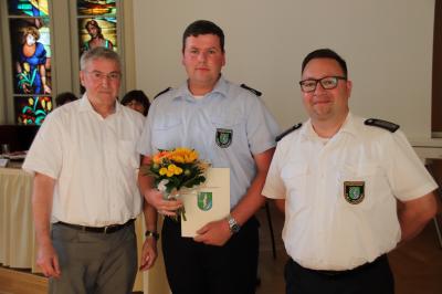 Unser Bild zeigt Bürgermeister Heiko Müller, Benjamin Christ und Daniel Brose.