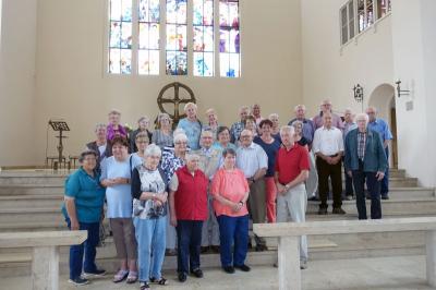 Foto zur Meldung: Seniorenausflug führte nach Landshut zur Wirkungsstätte von Pfarrer Tomy